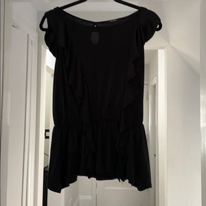 Classy black flattering sleeveless top